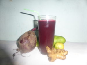 Jus de betterave, concombre, gingembre et citron