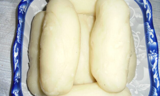 Recette Water Fufu : fabrication traditionnelle et secrets pour un fufu sans grumeaux