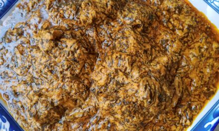 Recette Oko&rsquo;k Salé : 2 variantes traditionnelles (Noix de palme vs Huile rouge)